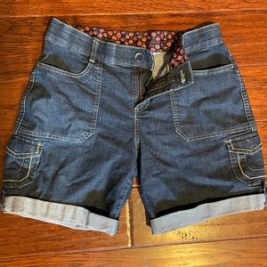 Lee 8/Medium Shorts